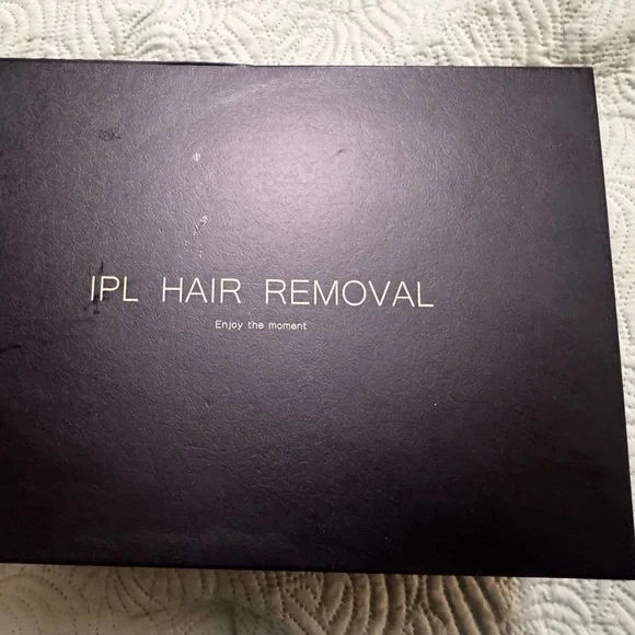 White Hair Removal Device with Attachments - Picture 7 of 7